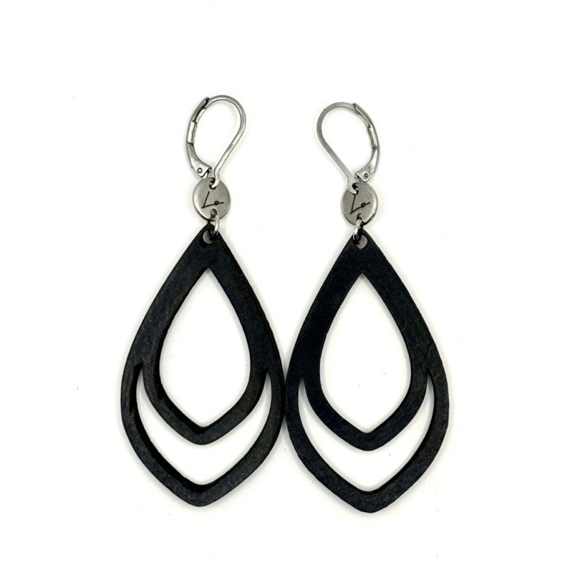 boucles d'oreilles en cuire avec du bois et une attache en plaqué or